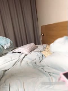 样子猥琐的排骨瘦男东江大酒店约明星颜值的京都外围女激情啪啪， 多体位无套抽插 完美露脸超漂亮 高清完整版