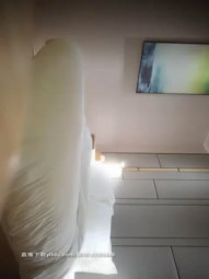 横扫全国外围约了个牛仔裙萌妹子，坐在身材摸奶调情镜头前口交特写，骑乘侧入大力猛操呻吟