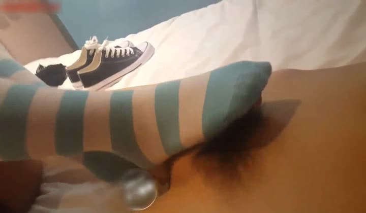 91有钱人专搞院校在读的漂亮学生妹宾馆开房跳蛋玩BB...