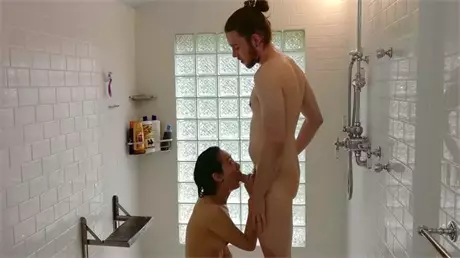 身材很好的混血骚妹和男友卫生间拍拍拍