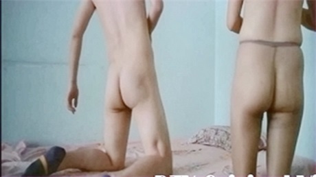 约炮翻版“小陈美琪”高清露脸多姿势做爱